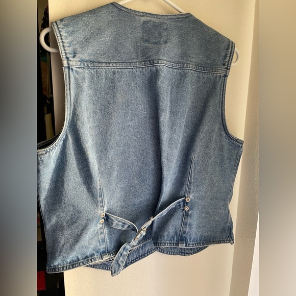 DONATED ⭐️ Vintage St John’s Vest 🩵 - Picture 3 of 3